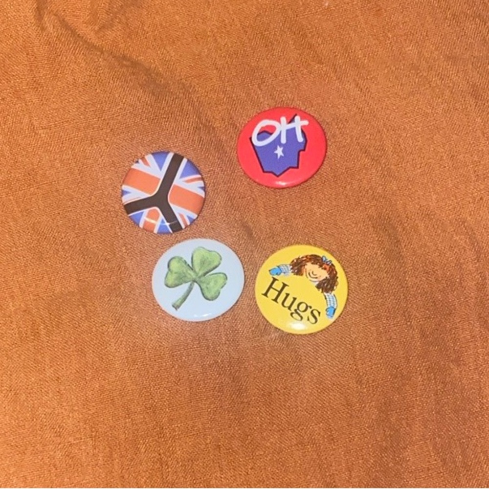 **OFFERS WELCOME** Vintage American Girl Pins - 1990s 90s Nineties ✨